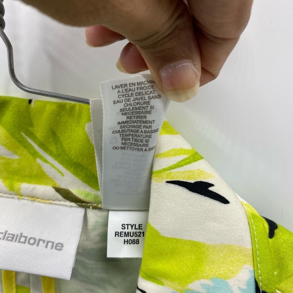 Womans Bright Floral Accented Jacket Liz Claiborne - Picture 6 of 6